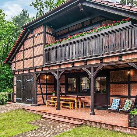 Holiday home 4 Bedroom Cozy Home In Pobierowo *